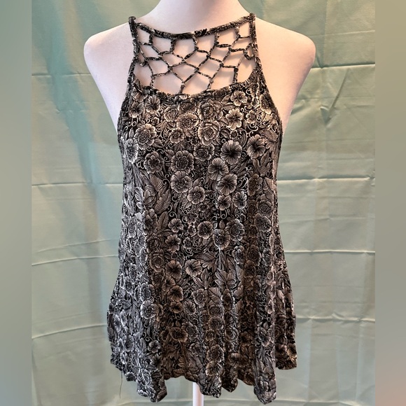 Aeropostale Tops - Aeropostale black/white print sleeveless top, size medium